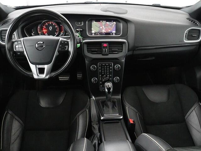 Volvo V40 1.5 T3 Polar+ Sport | Panoramadak | Stoelverwarming | Leder/Alcantara | Standkachel | Camera | Park Assist | Navigatie | Full LED | Keyless | Climate control | Bluetooth | Cruise control | R Design