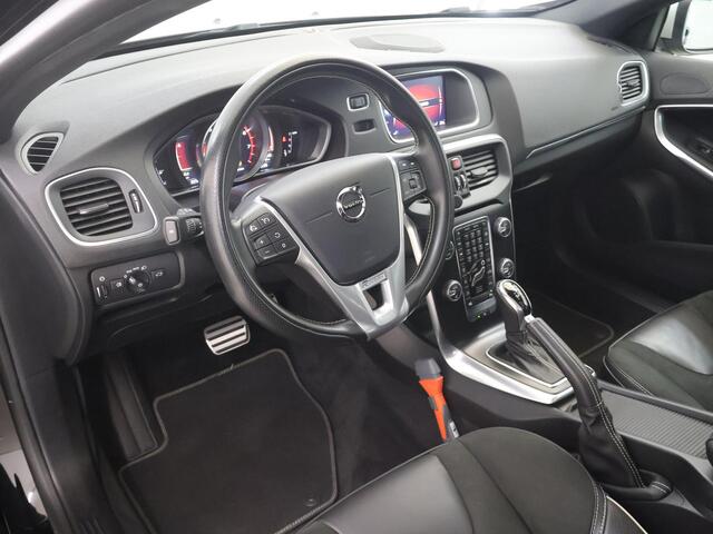 Volvo V40 1.5 T3 Polar+ Sport | Panoramadak | Navigatie | Parkeercamera | Climate Control | Cruise Control | Stoelverwarming |