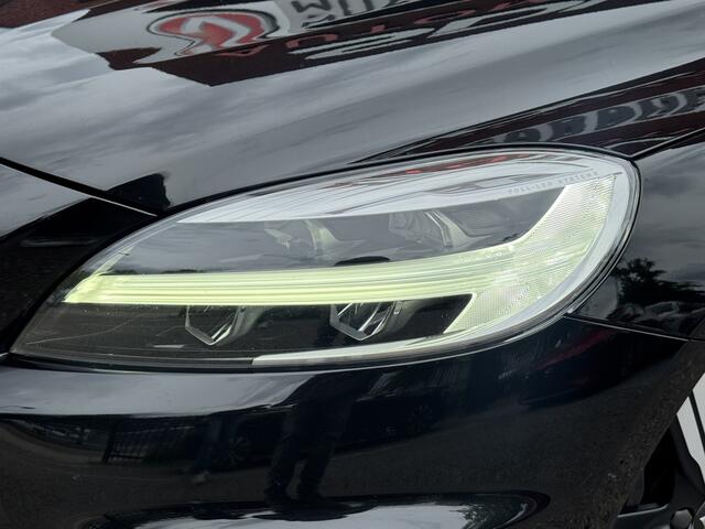 Volvo V40 1.5 T2 R-Design // NAVI // CRUISE // LED // PDC // TREKHAAK // STOELVERWARMING //