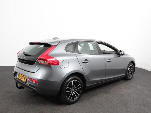 Volvo V40 2.0 T2 Momentum Climate Control Navigatie Stoelverwarming Trekhaak Led Lichtmetalen velgen Cruise control