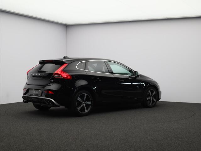 Volvo V40 T3 Automaat Polar+ Sport R-Design / Trekhaak / Panoramadak / Harman Kardon / Stoelverwarming / Parkeercamera / Getint Glas /