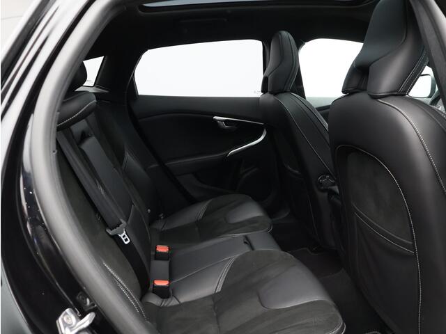 Volvo V40 T3 Automaat Polar+ Sport R-Design / Trekhaak / Panoramadak / Harman Kardon / Stoelverwarming / Parkeercamera / Getint Glas /