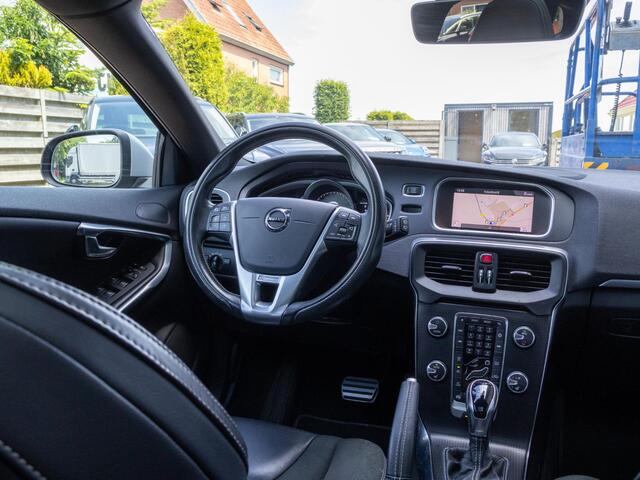 Volvo V40 1.5 T3 Polar+ Sport R-Design LED Pano 18"