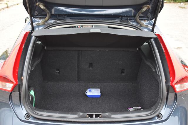 Volvo V40 1.5 T2 Polar+ | NL-Auto | Historie | Standkachel | Stoelverwarming | Nav | Sfeerverl. | Full LED | Zeer netjes