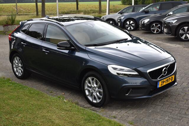 Volvo V40 CROSS COUNTRY 1.5 T3 Polar+ Luxury Park assist incl camera | Harman Kardon | Pano dak | Navigatie | Blue tooth