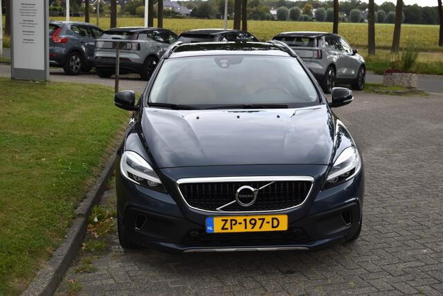Volvo V40 CROSS COUNTRY 1.5 T3 Polar+ Luxury Park assist incl camera | Harman Kardon | Pano dak | Navigatie | Blue tooth