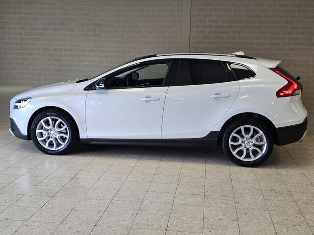 Volvo V40 CROSS COUNTRY 1.5 T3 Polar+ Luxury