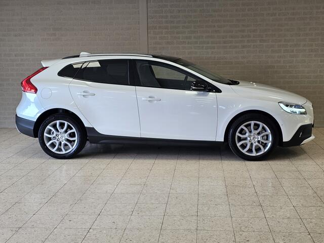 Volvo V40 CROSS COUNTRY 1.5 T3 Polar+ Luxury