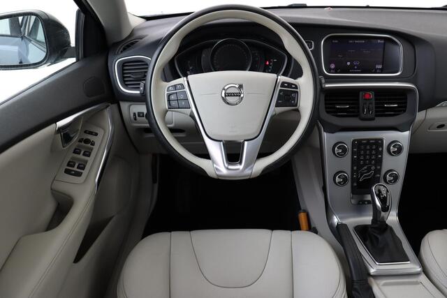 Volvo V40 CROSS COUNTRY T3 AUT. Nordic+ -PANO.DAK|LEDER|KEY-LESS|POWER-SEAT|STANDKACHEL|CAMERA|17"