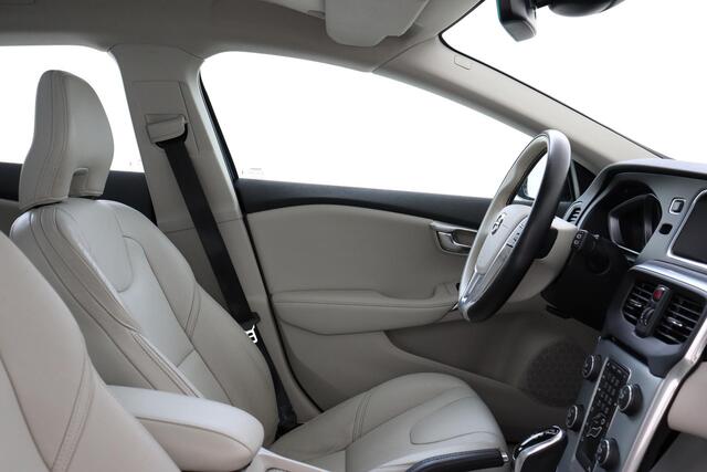 Volvo V40 CROSS COUNTRY T3 AUT. Nordic+ -PANO.DAK|LEDER|KEY-LESS|POWER-SEAT|STANDKACHEL|CAMERA|17"