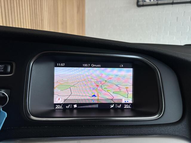 Volvo V40 CROSS COUNTRY 2.0 T3 Nordic+ Trekhaak | Navigatie | Parkeersensor