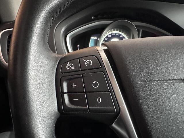 Volvo V40 CROSS COUNTRY 2.0 T3 Nordic+ Trekhaak | Navigatie | Parkeersensor