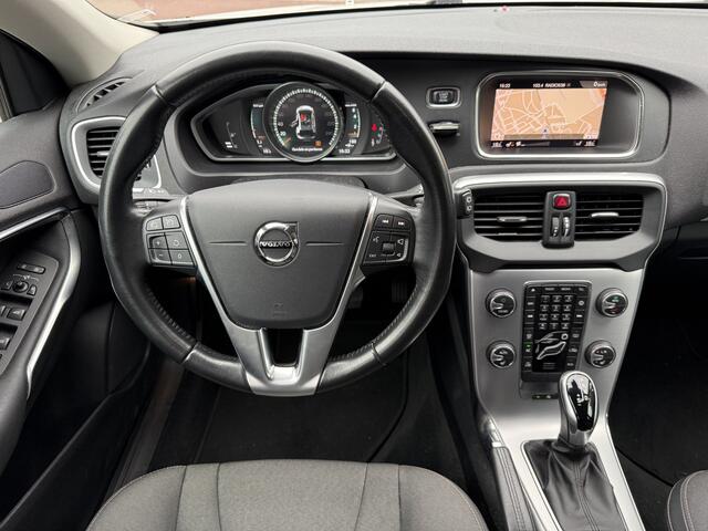 Volvo V40 CROSS COUNTRY 1.5 T3 Nordic+ 153pk Aut., Trekhaak | Clima | Navi