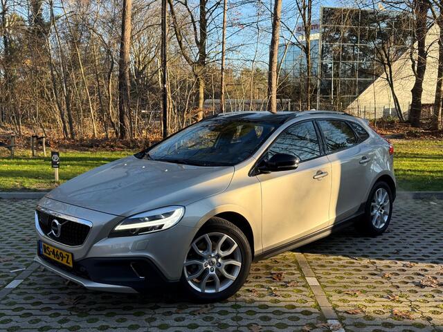Volvo V40 CROSS COUNTRY 1.5 T3 Nordic+ Pano l BLIS