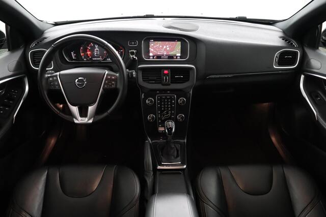 Volvo V40 CROSS COUNTRY T3 Polar+ Luxury | NAP | Automaat | 1e eigenaar | Pano | Leder | Stoelverwarming | Keyless