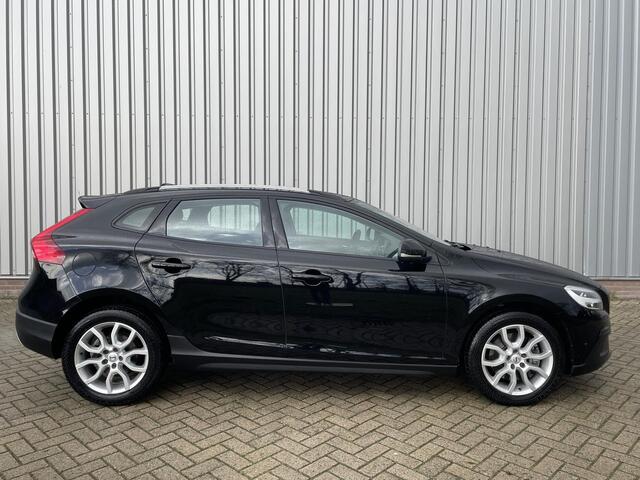 Volvo V40 CROSS COUNTRY 1.5 T3 Nordic+