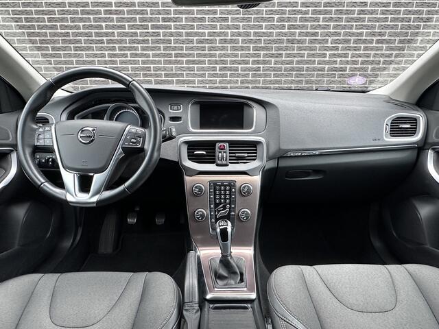 Volvo V40 CROSS COUNTRY 2.0 T3 Summum | Navigatie | Camera | Cruise Control
