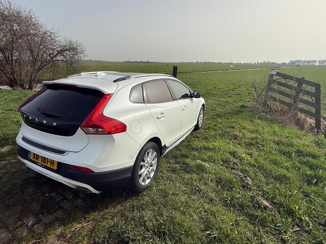 Volvo V40 CROSS COUNTRY 1.5 T3 Polar+ Luxury