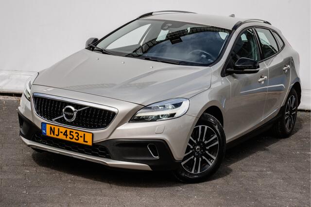 Volvo V40 CROSS COUNTRY 2.0 D2 Nordic+ Trekhaak/ Stoelverwarming/ Standkachel/ Full map navigatie/ Cruise control