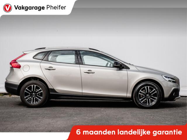 Volvo V40 CROSS COUNTRY 2.0 D2 Nordic+ Trekhaak/ Stoelverwarming/ Standkachel/ Full map navigatie/ Cruise control