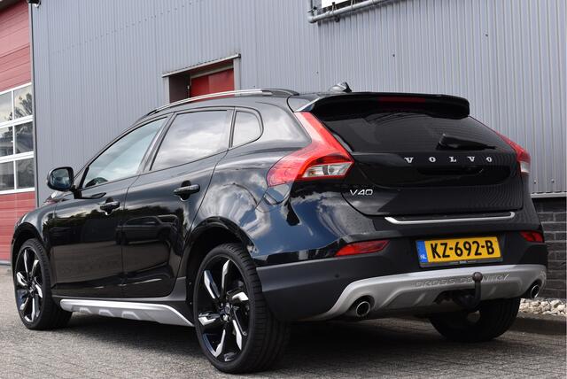Volvo V40 CROSS COUNTRY 2.0 D4 Cruise, Afn. trekhaak, Stoelverwarming, Camera, PDC, NL-auto