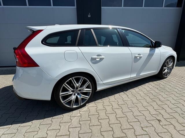 Volvo V60 2.0 T6 AWD POLESTAR 367PK / UKIEKE KM STAND / AUTOMAAT / VOLLEDI