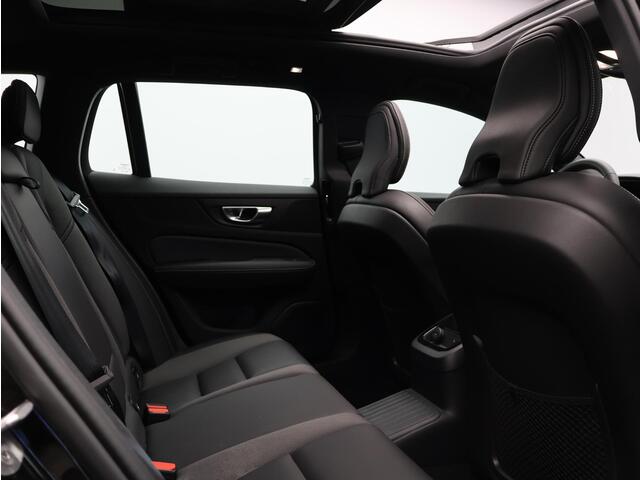 Volvo V60 2.0 T6 Plug-in hybrid AWD Plus Dark / Trekhaak / Panoramadak / Harman kardon / 360 Camera / Elektrische Stoelen / Stoel + Stuurverwarming / BLIS / Keyless /