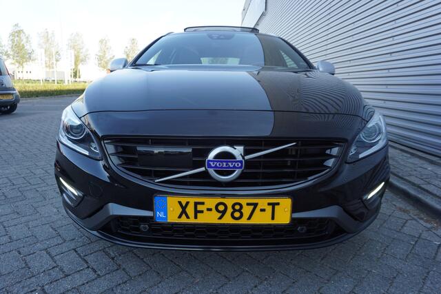 Volvo V60 2.0 D4 Business Sport - AUTOMAAT - Climate / Navi / Cruise / Lane ass. / Camera / Parkeers. / NAP