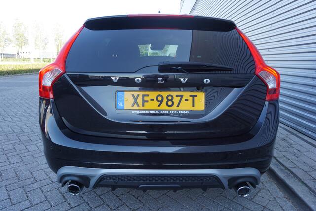 Volvo V60 2.0 D4 Business Sport - AUTOMAAT - Climate / Navi / Cruise / Lane ass. / Camera / Parkeers. / NAP
