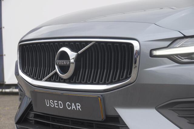 Volvo V60 T5 250PK Automaat Momentum / Adaptieve cruise control / Trekhaak / BLIS / 19" velgen / Elektrische achterklep / Stoel - en stuurwielverwarming / Lederen bekleding