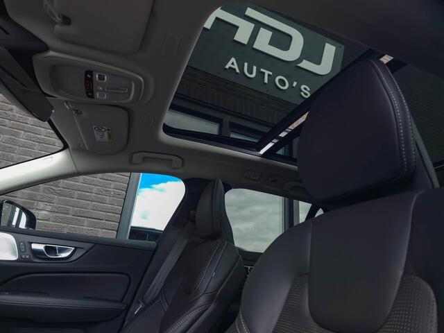 Volvo V60 2.0 T8 AWD Ultra Dark All Black | B&W | Massage | Topv. | Pano |