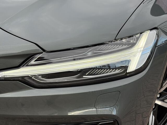 Volvo V60 2.0 T6 Plug-in hybrid AWD Ultra Dark | Bowers & Wilkins | Massage | Stoel ventilatie + Verwarming | Panorama Schuifdak | HUD | Adaptieve Cruise | BLIS | 360° Camera |
