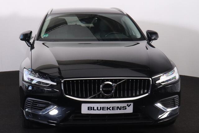 Volvo V60 T6 Recharge AWD Inscription - IntelliSafe Assist - Harman/Kardon audio - Adaptieve LED koplampen - Parkeercamera achter - Verwarmde voorstoelen & stuur - Parkeersensoren voor & achter - Elektr. bedienb. voorstoelen met geheugen - Extra getint glas - 19' L