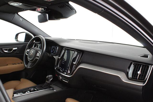 Volvo V60 2.0 T4 Inscription > 190pk/Memory/Leer/19inch/PINE GREY & Moritz Amber...