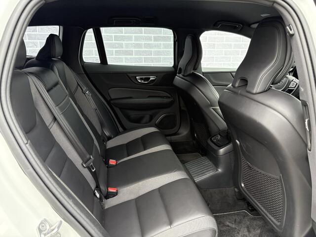 Volvo V60 T6 Plug-in Hybride AWD R-Design | BLIS | Adaptive Cruise-control | Verw. voorstoelen | Verw. stuurwiel | Sportstoelen | Donker glas