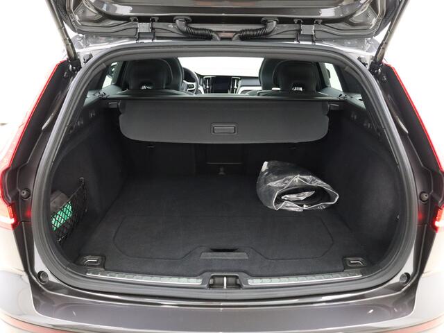Volvo V60 T6 350pk AWD Plus Dark / Contourstoelen / Panorama dak / Harman en Kardon audio / Camera rondom /