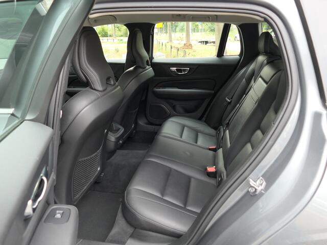 Volvo V60 T5 Momentum 12 MND garantie Leer / Trekhaak / Navi / Stuurverwarming