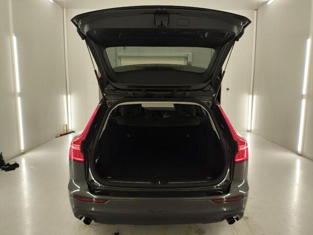Volvo V60 2.0 B3 Momentum Advantage | Cruise Control | Parkeercamera | Navigatie | Apple CarPlay & Android Auto | DAB+ |