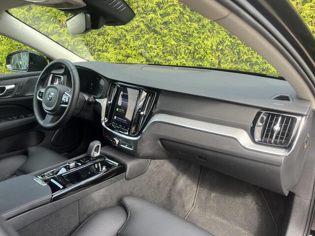 Volvo V60 T6 Plug-in hybrid AWD Ultra Dark H&K Audio | Head-up Display | Lederen dashboard | Stuurverwarming