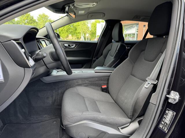 Volvo V60 2.0 B3 Momentum Advantage 19'' R-Design Wielen | Stuur- + Stoelverwarming | Navigatie Full-Map | Camera | Apple Carplay/Android Auto | Getint Glas | Rijklaarprijs!