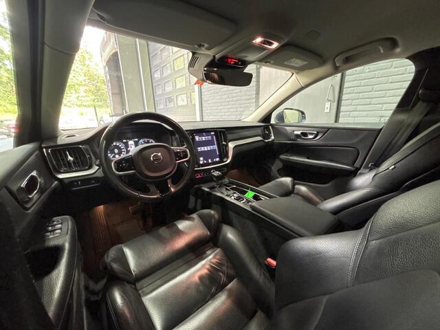 Volvo V60 T4 Inscription | Trekhaak | Leder | Camera | BLIS | Stoelverwarming | 18 Inch