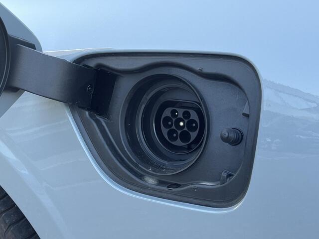Volvo V60 T6 Plug-in hybrid AWD Plus Dark 360 Camera | Trekhaak | Elektr. stoel