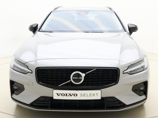 Volvo V60 B4 211pk Automaat Plus Dark / 360 Camera / Full-LED / El. Trekhaak / Harman&Kardon Audio / Getint glas / 4 - Zone Climate / Stoel + Stuurw. Verwarming /