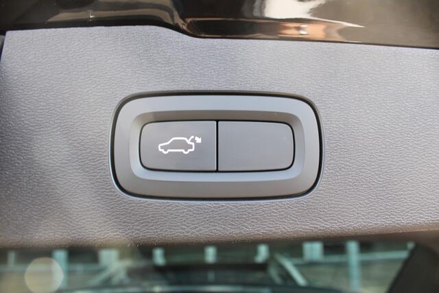 Volvo V60 2.0 T8 Twin Engine AWD Momentum Pro | Adapt. Cruise | Schuif/kanteldak | BLIS | Verw. stoelen & stuurwiel | 19" LMV