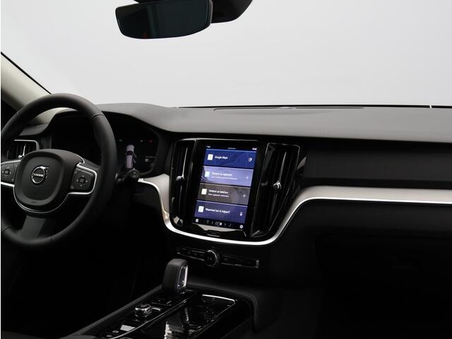 Volvo V60 2.0 T6 Plug-in hybrid AWD Essential / Adaptive Cruise / Leder interieur / Privacy Glass / Climate Pack / Driver Awareness / 19" velgen