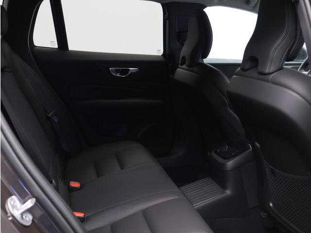 Volvo V60 2.0 T6 Plug-in hybrid AWD Essential / Adaptive Cruise / Leder interieur / Privacy Glass / Climate Pack / Driver Awareness / 19" velgen