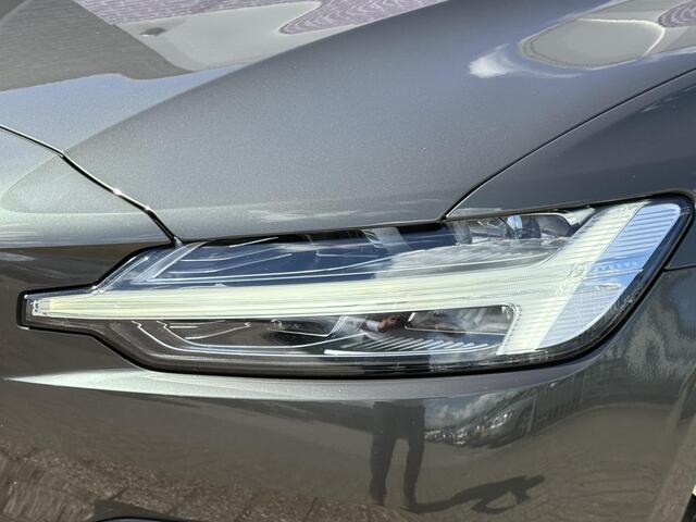 Volvo V60 2.0 T5 Inscription | BLIS | Harman/Kardon | 360º camera | DAB | Memory | Stoelverwarming | Parkeersensoren V+A | Extra getint glas | Verwarmbare voorruit |