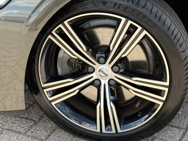 Volvo V60 2.0 T5 Inscription | BLIS | Harman/Kardon | 360º camera | DAB | Memory | Stoelverwarming | Parkeersensoren V+A | Extra getint glas | Verwarmbare voorruit |