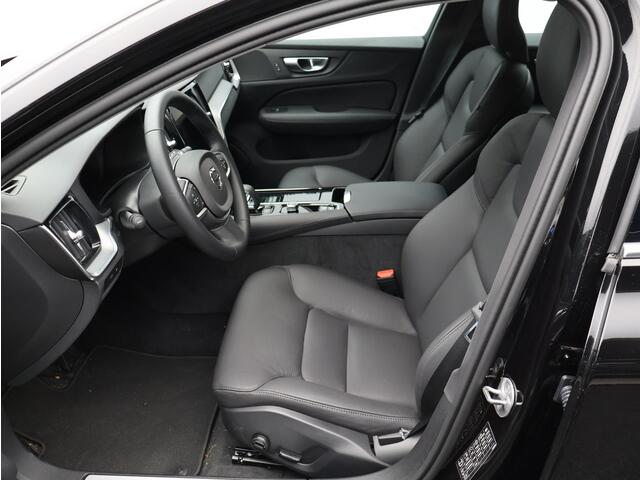 Volvo V60 2.0 T6 Plug-in hybrid AWD Essential Edition / Adaptive Cruise / Lederen Bekleding / Stoel+Stuurverwarming / Parkassist Voor+Achter / BLIS /