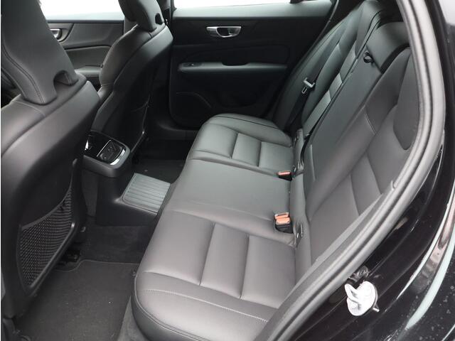 Volvo V60 2.0 T6 Plug-in hybrid AWD Essential Edition / Adaptive Cruise / Lederen Bekleding / Stoel+Stuurverwarming / Parkassist Voor+Achter / BLIS /